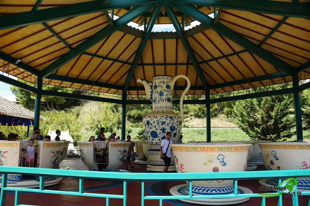 Tea Cups in Port Aventura - 2015