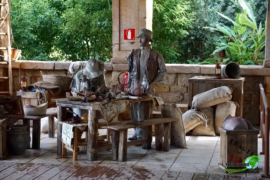 Angkor in Port Aventura - 2015: Thematisierung in der Station