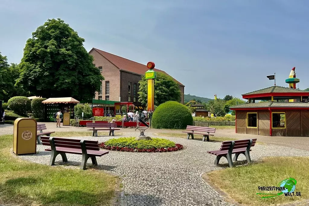 Freifallturm JoJo  im potts park - 2023