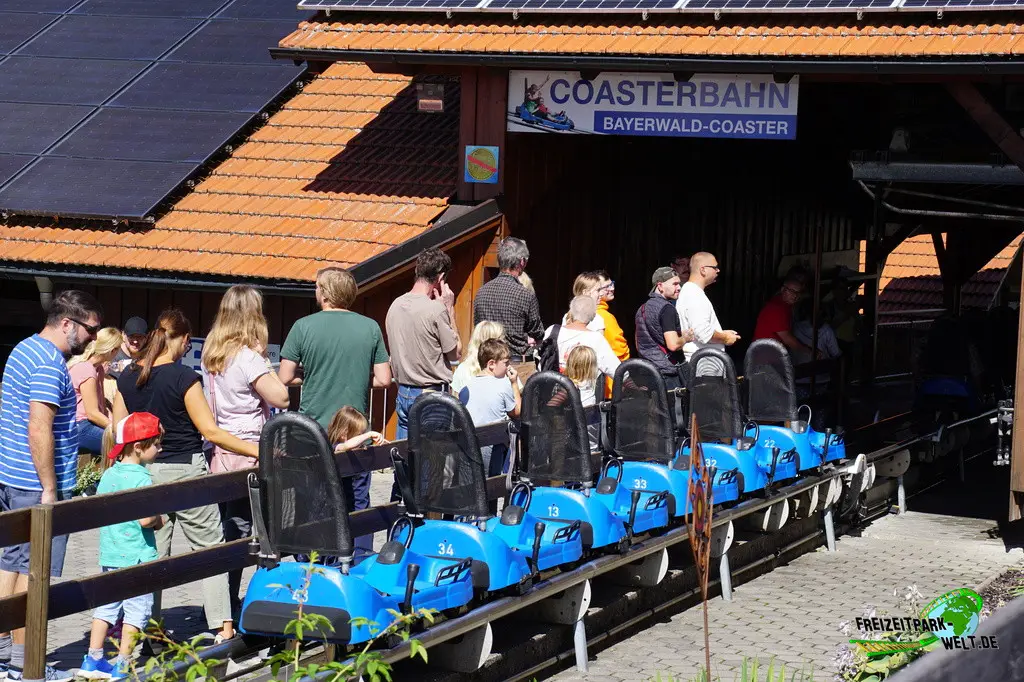 Bayerwald-Coaster im Rodelbahn St. Englmar - 2023: Station des Bayerwald-Coaster