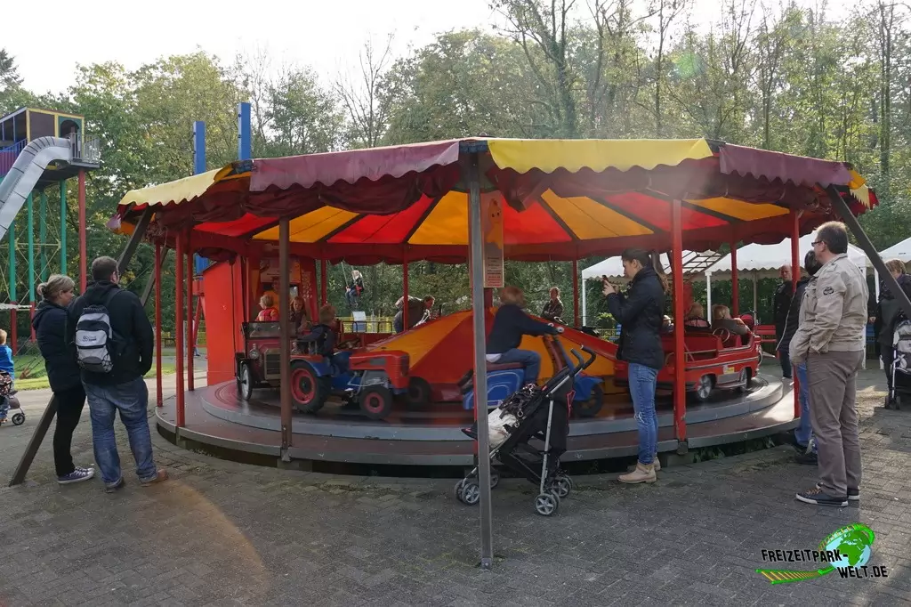 Auto-Karussell im Freizeitpark Schloß Beck - 2015