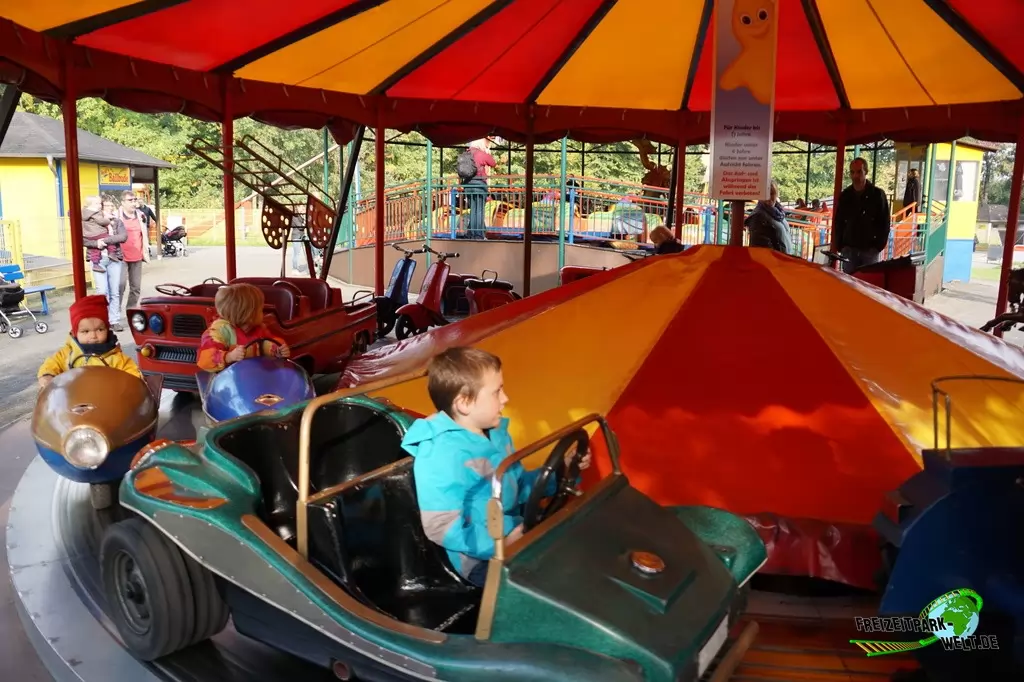 Auto-Karussell im Freizeitpark Schloß Beck - 2015
