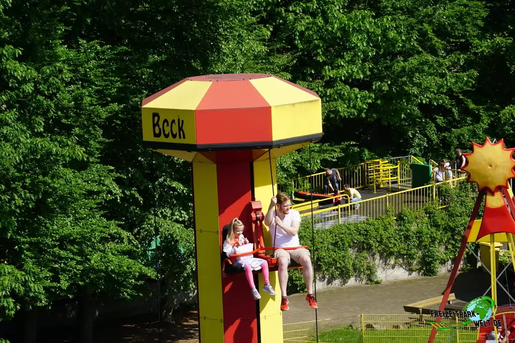 Schwebeturm im Freizeitpark Schloß Beck - 2017