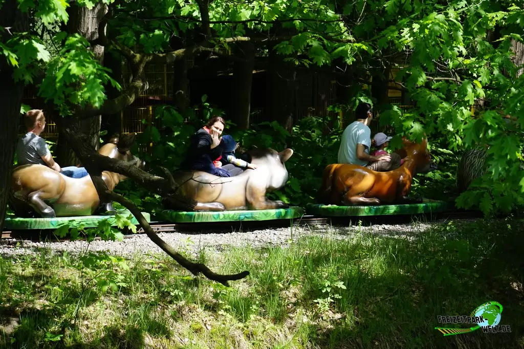 Waldtier-Bahn im Freizeitpark Schloß Beck - 2017