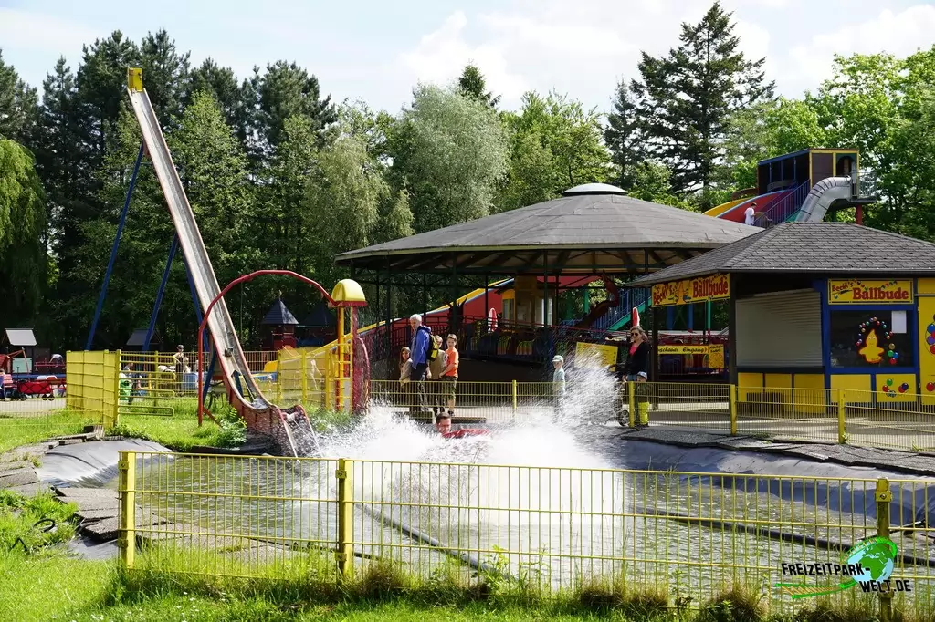 Wasserbob im Freizeitpark Schloß Beck - 2017