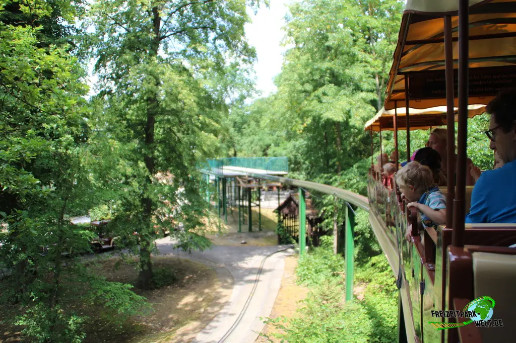 Schwebebahn im Erlebnispark Schloss Thurn - 2023