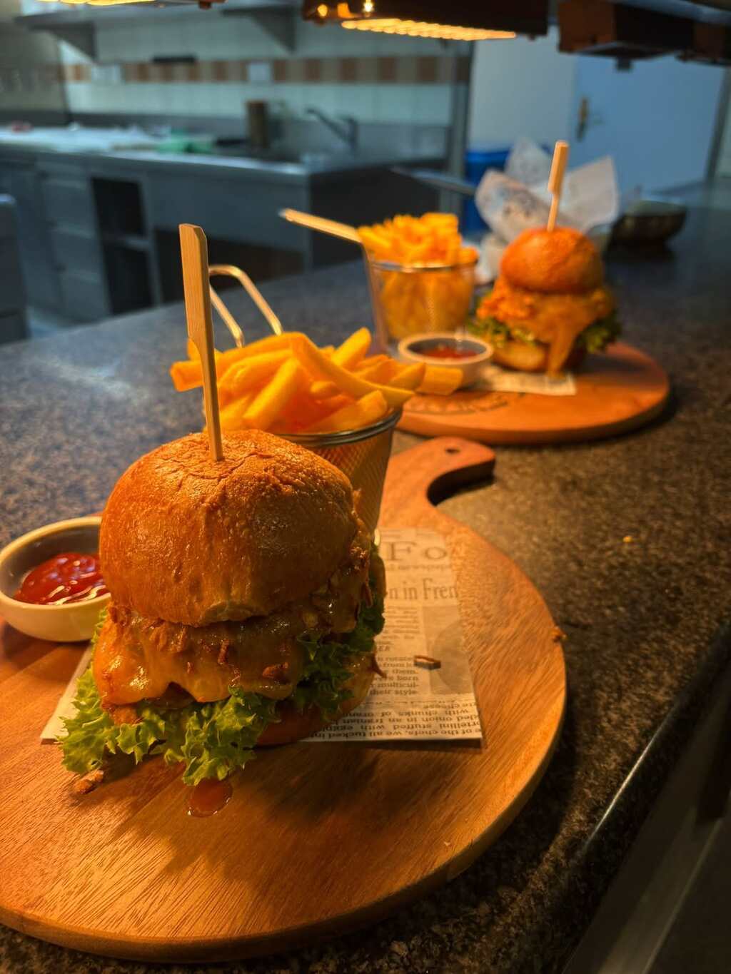 BRUZZLEREI_Burger.jpeg