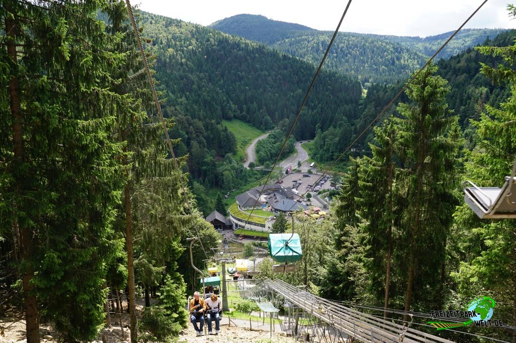 Sesselbahn im Steinwasen Park - 2016: Beschauliches Bergpanorama im Steinwasen Park