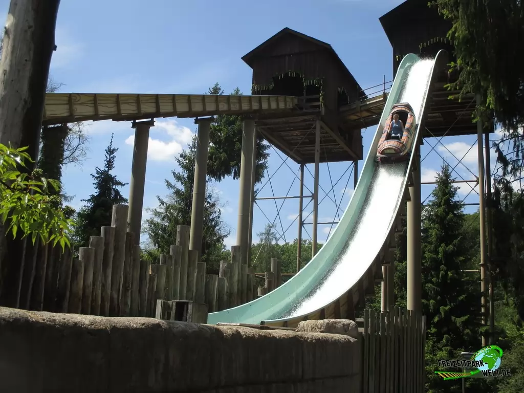 Traubenrutsche im Taunus Wunderland - 2020: Wasserbahn 