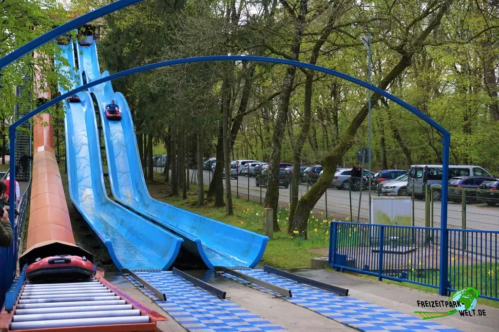 Wellenrutschturm im Tier- und Freizeitpark Thüle - 2022