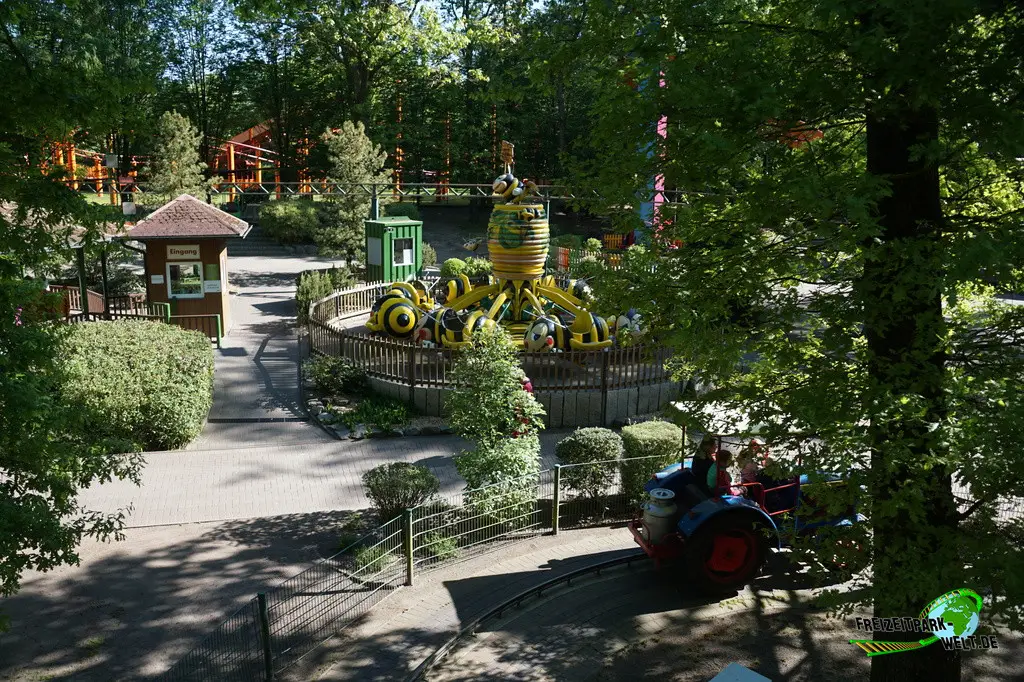 Bienenkarussell im Tier- und Freizeitpark Thüle - 2024