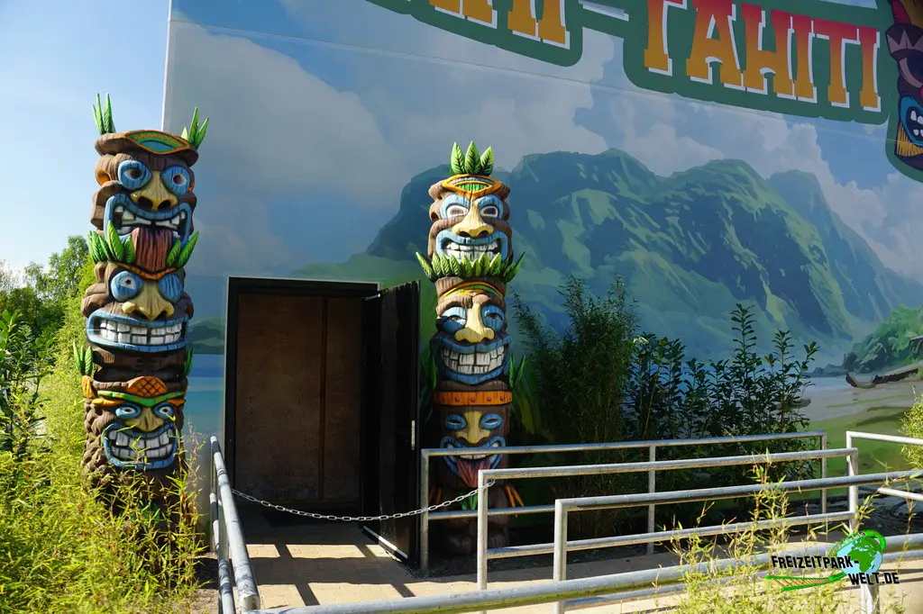 Tiki-Tahiti Adventure im Tier- und Freizeitpark Thüle - 2024: Hinter dieser Tür startet der Spaß