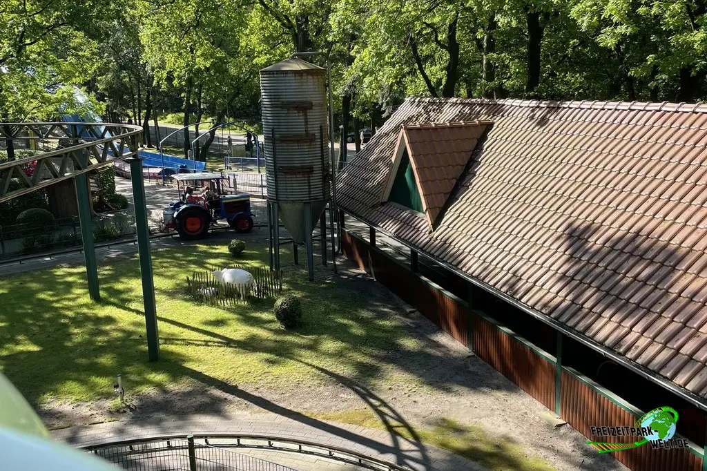 Traktorbahn im Tier- und Freizeitpark Thüle - 2024