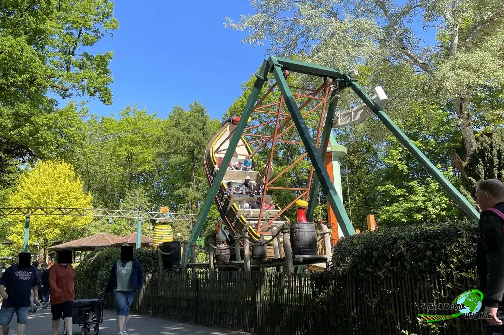 Schaukelschiff Sindbad im Tier- und Freizeitpark Thüle - 2024
