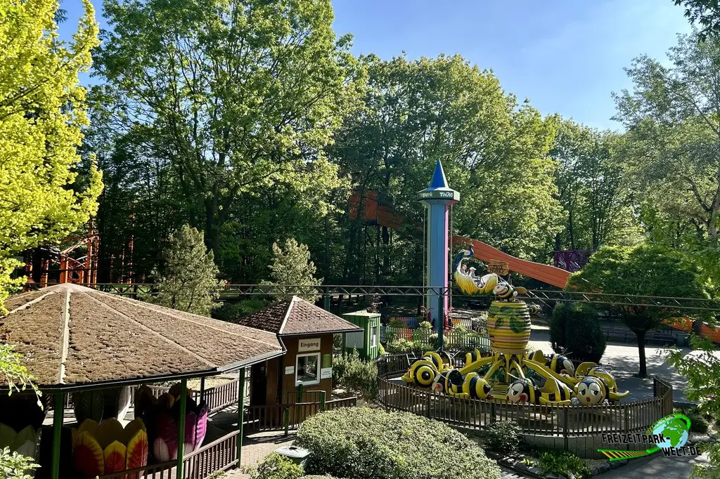 Bienenkarussell im Tier- und Freizeitpark Thüle - 2024