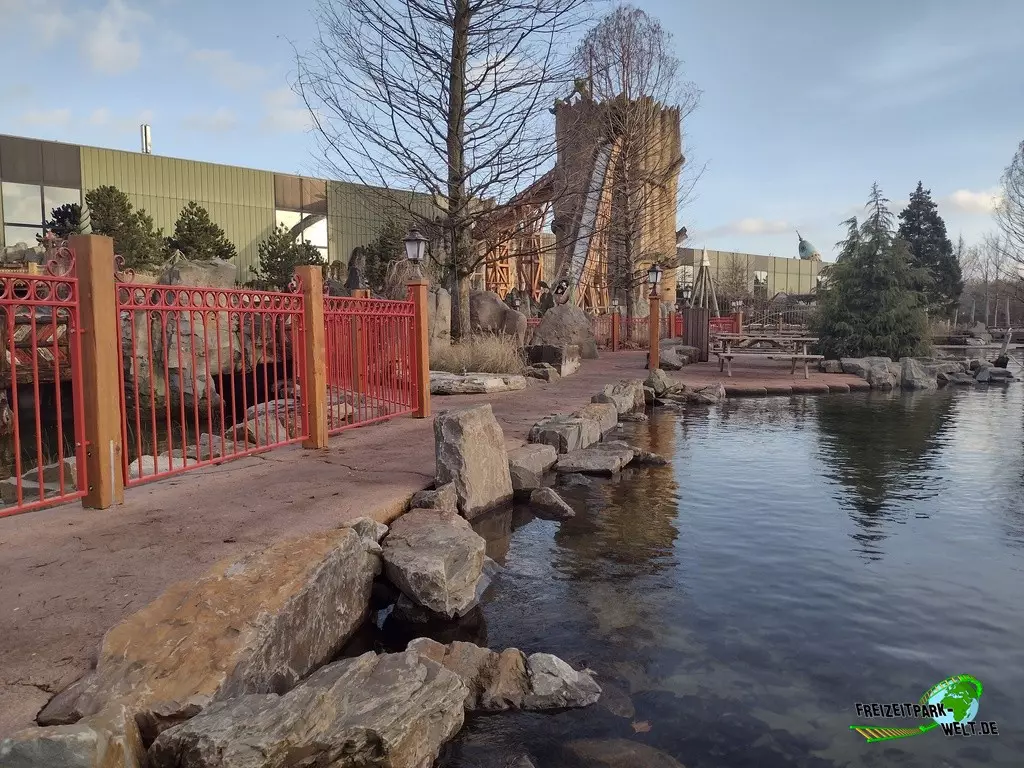 Expedition Zork im Toverland - 2022: Die Wildwasserbahn ist sogar in der Wintersaison geöffnet.