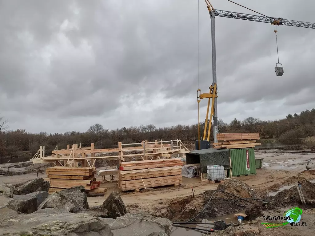 Jumping Juna im Toverland - 2022: Baustelle hinter Restaurant 