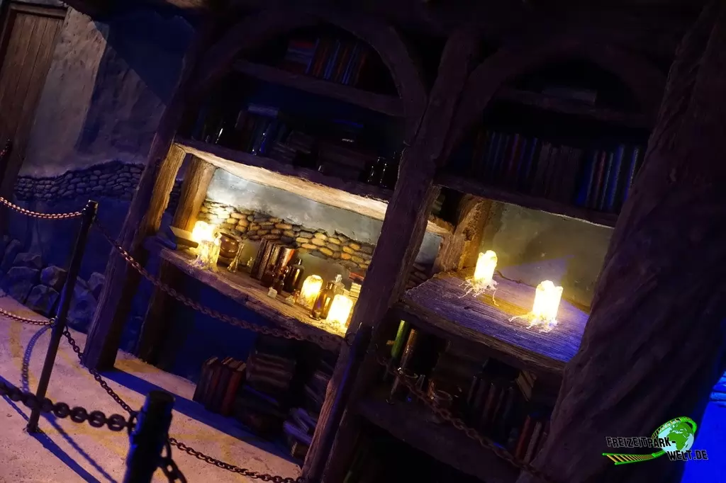 Fēnix im Toverland - 2018: Auch im Wartebereich gibt es viel zu entdecken.