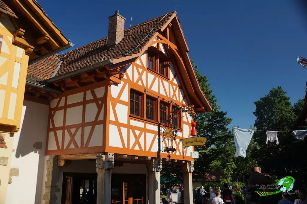 Murmelturm im Erlebnispark Tripsdrill - 2020: Hinter dieser Fassade versteckt sich der Murmelturm