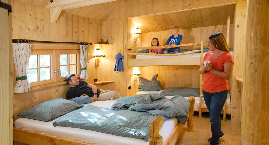 Natur-Resort_Baumhuser_4er_innen.jpg