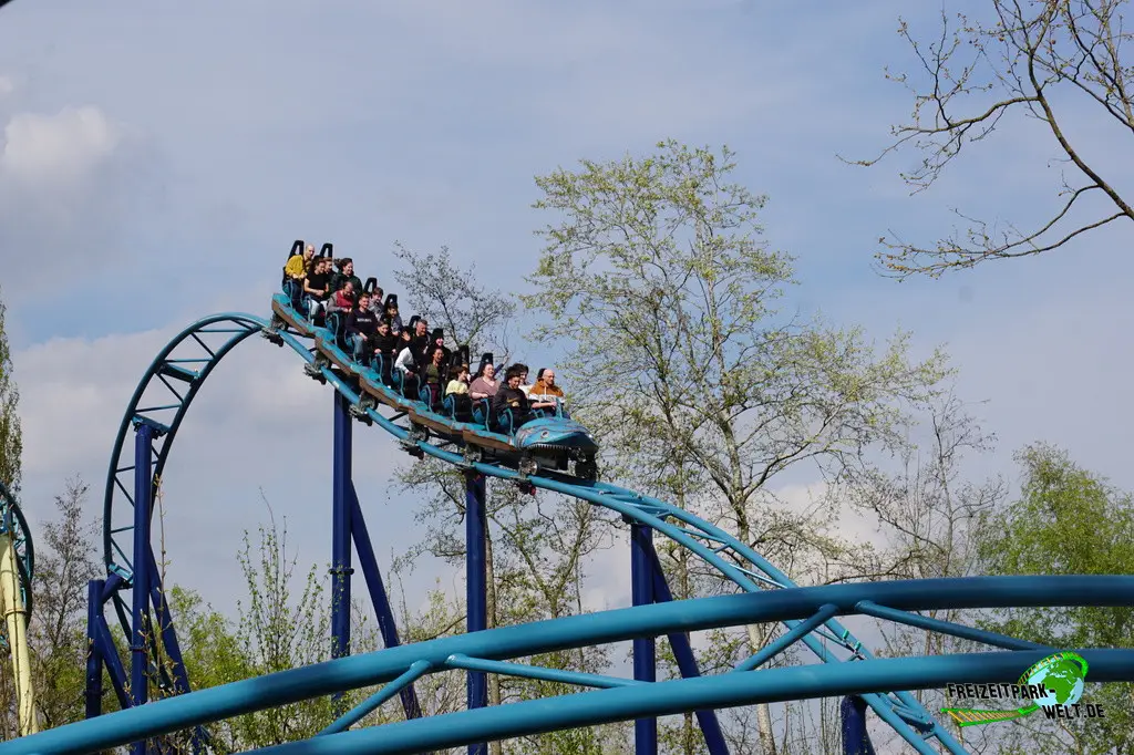 Mecalodon im Walibi Belgium - 2025: Ein Highlight ist auch der Double Down nach dem zweiten und letzten Boost
