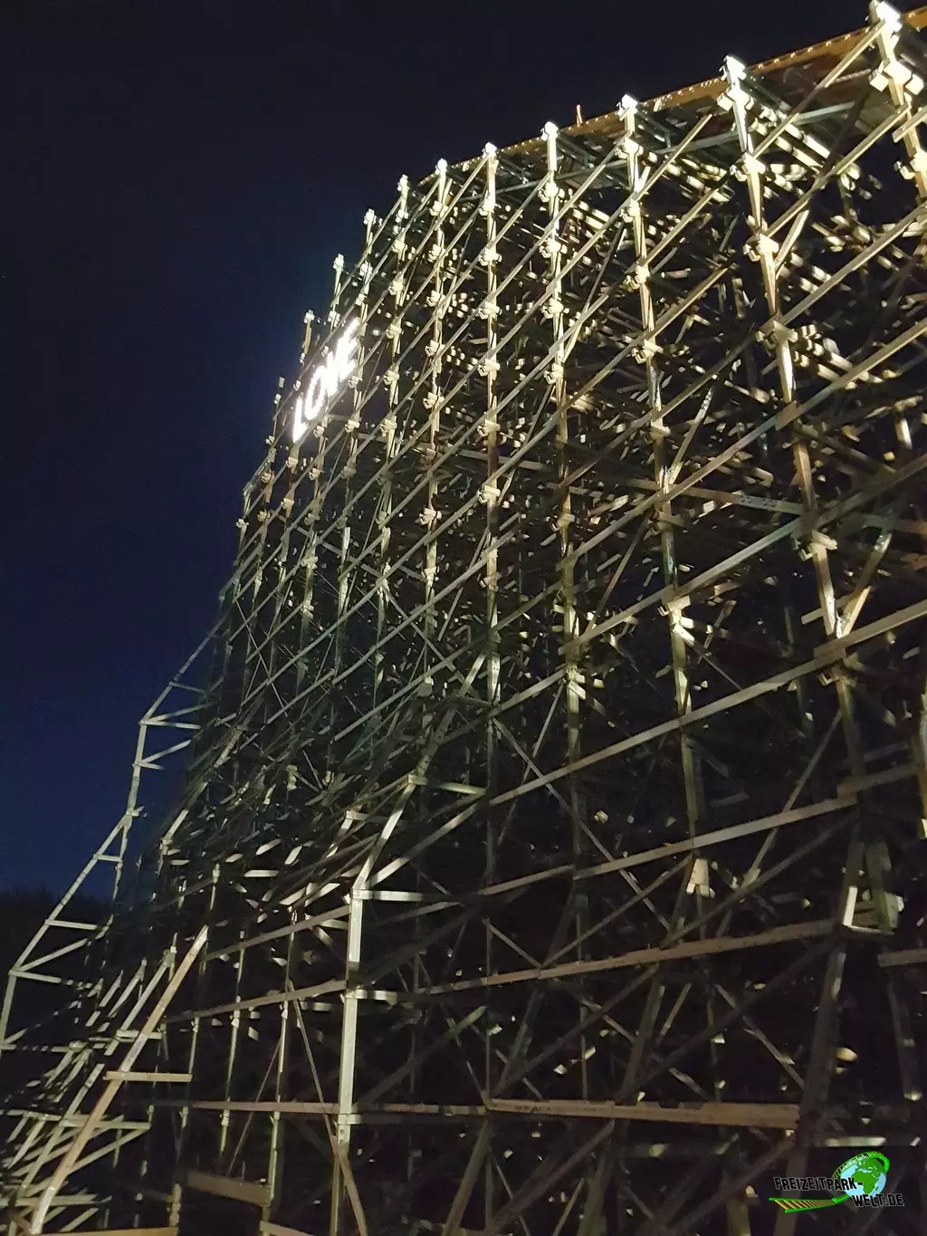 Untamed im Walibi Holland - 2021