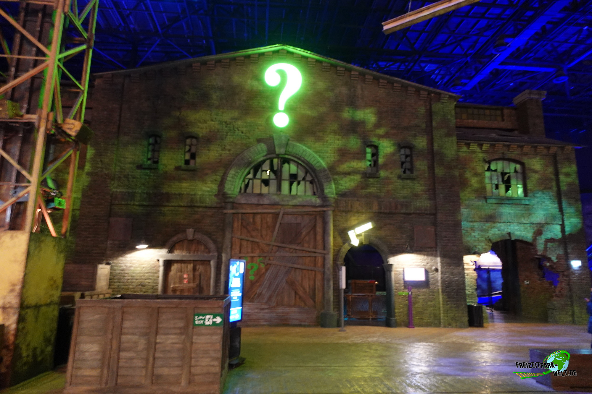 Movie World Riddler The Riddler Revolution - Warner Bros. World™ Abu Dhabi | Freizeitpark ...