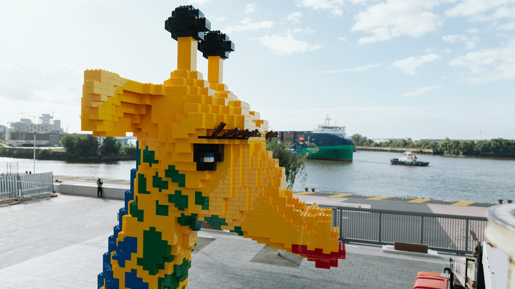 LEGODiscoveryCentreHH_Giraffe_6.jpg