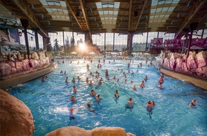 In â€žLumÃ¥falsâ€œ lockt unter anderem das riesige Wellenbad â€žSurf FjÃ¸rdâ€œ. - Foto 6