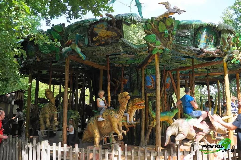 Dino-Karussell im GaiaZOO - 2019