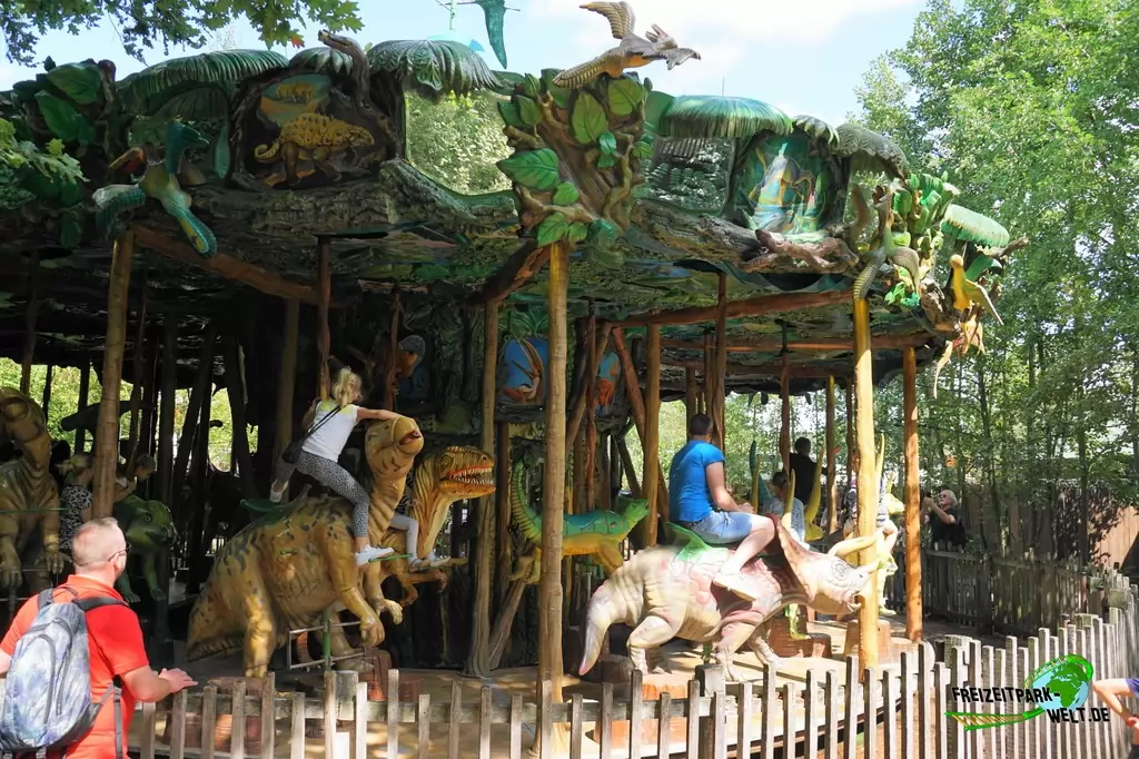 Dino-Karussell im GaiaZOO - 2019