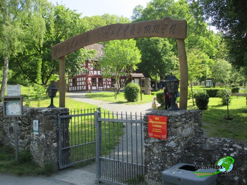 Tiergarten Weilburg - 2015: Der verträumte Eingang zum Wildpark