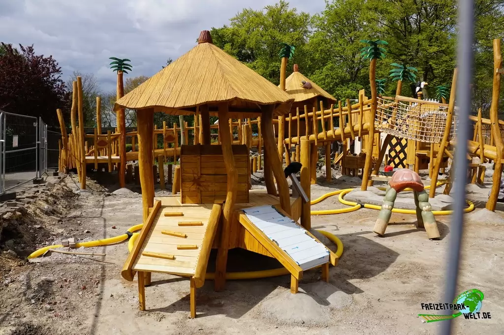 Zoologischer Bewegungsspielplatz im Tierpark + Fossilium Bochum - 2016: Neuer Zoologischer Bewgungsspielplatz im Tierpark Bochum in Entstehung