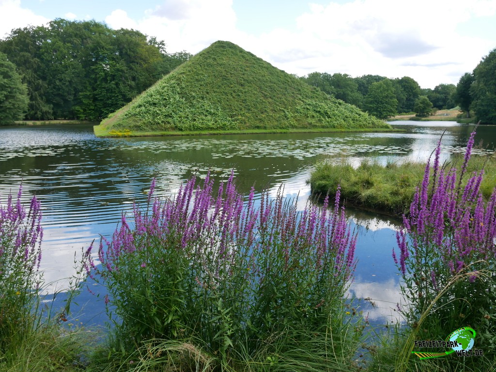 Tierpark Cottbus - 2020: Auch die Umgebung mit der Wasserpyramide im Branitzer Park ist sehr reizvoll