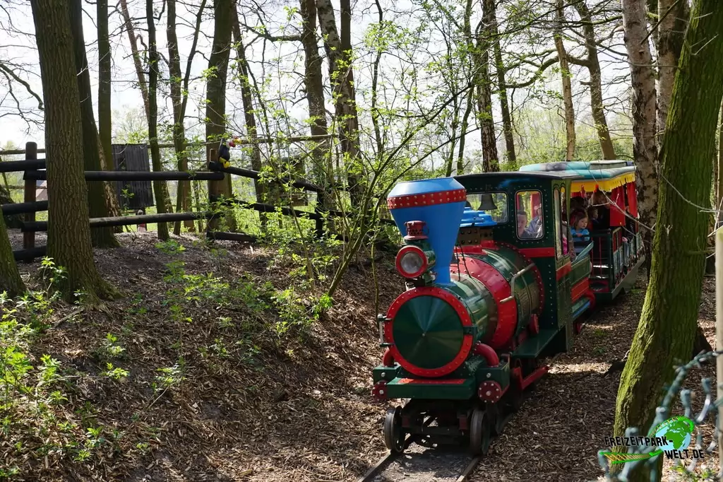 Eisenbahnrundfahrt im Tierpark Nadermann - 2015