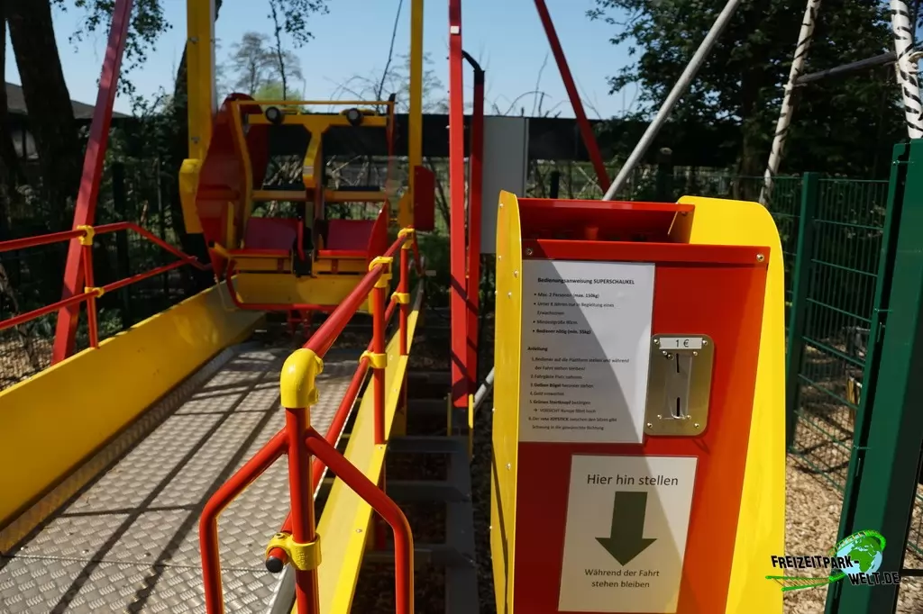 Superschaukel im Tierpark Nadermann - 2016