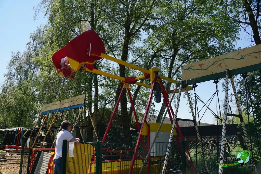 Superschaukel im Tierpark Nadermann - 2016