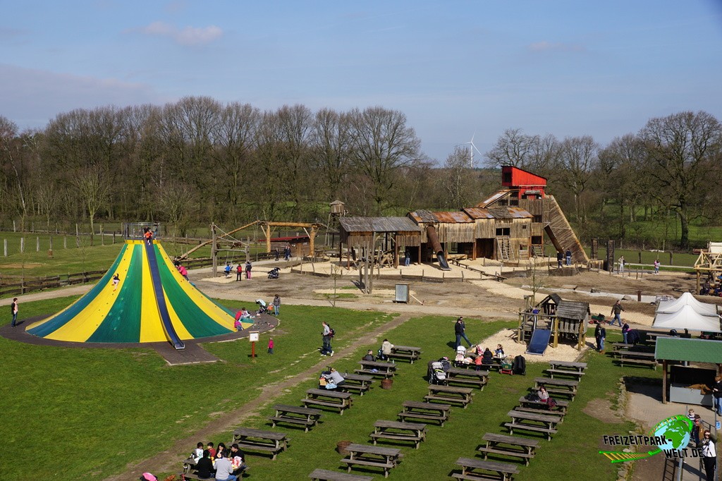 Wildpark Frankenhof - 2016: Ein sehr großer Spielplatz-Bereich lässt Kinderherzen höher schlagen!