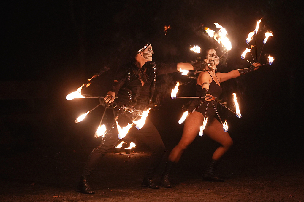 ZOOM-Erlebniswelt-Halloween-2025-Feuershow.jpg